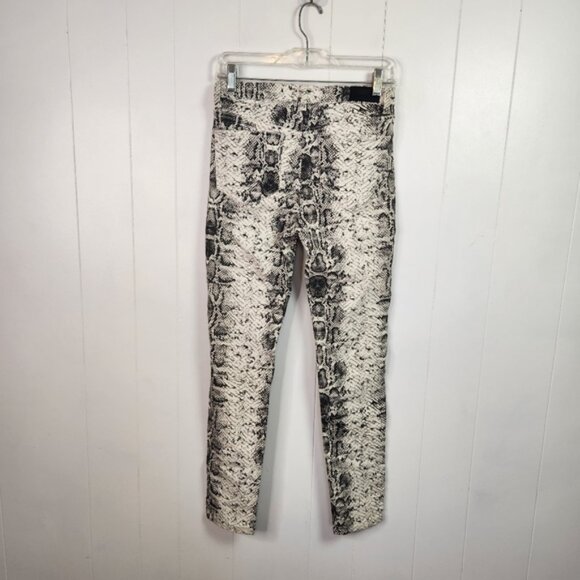 The People Vs Snakeskin Low Rise Jeans Rascal New NWT Size 8 Animal Print Skinny - Picture 3 of 10